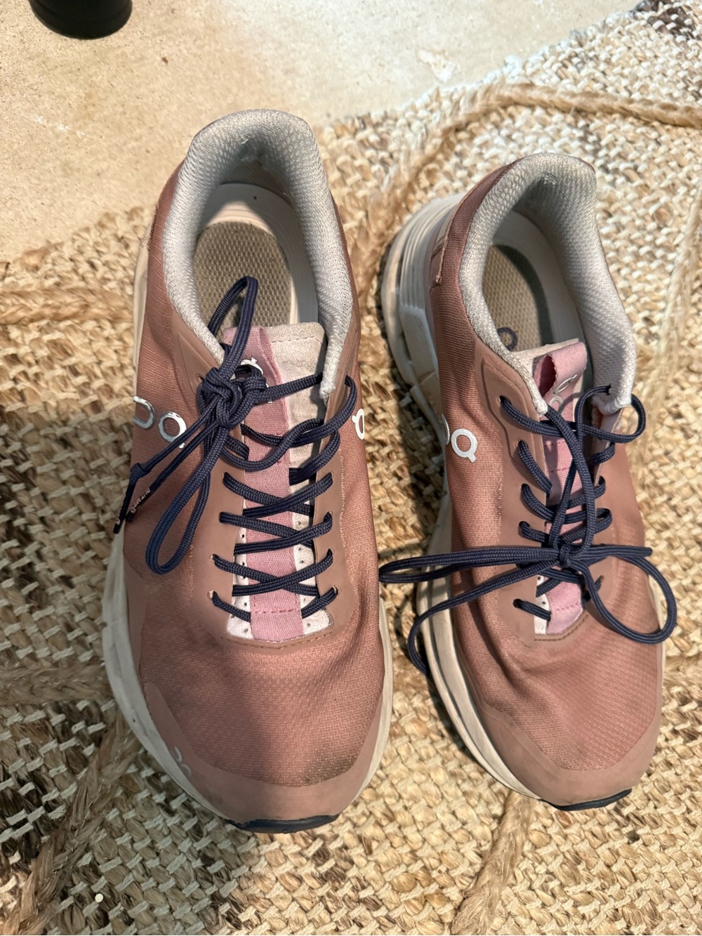 On Running Women’s Cloudrunner in Mauve Pink with Navy Laces